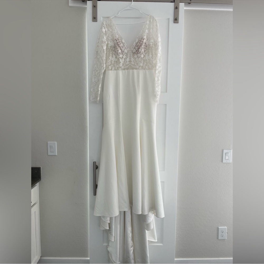 NEW Vow’d -Size 16- ivory wedding gown - Picture 2 of 7